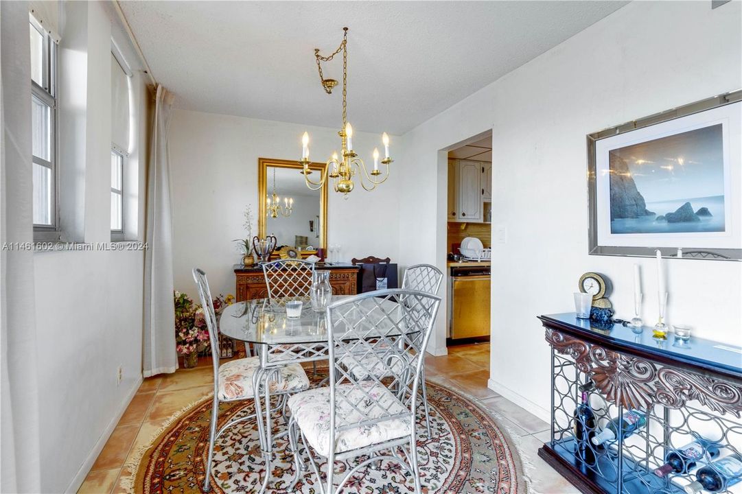 最近售出: $199,000 (1 贝兹, 1 浴室, 850 平方英尺)