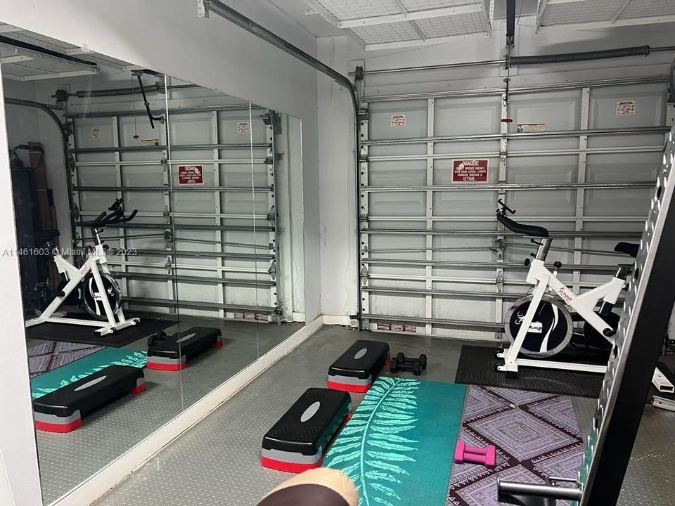 Recently Rented: $3,500 (3 beds, 2 baths, 1533 Square Feet)