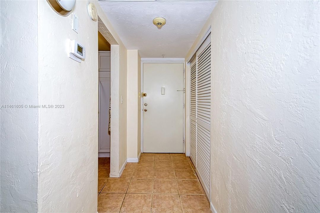 Recently Rented: $2,200 (1 beds, 1 baths, 1005 Square Feet)