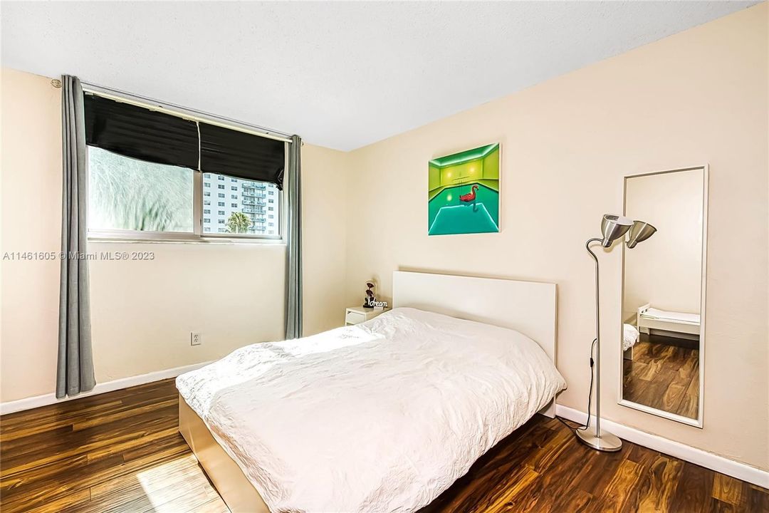 Recently Rented: $2,200 (1 beds, 1 baths, 1005 Square Feet)