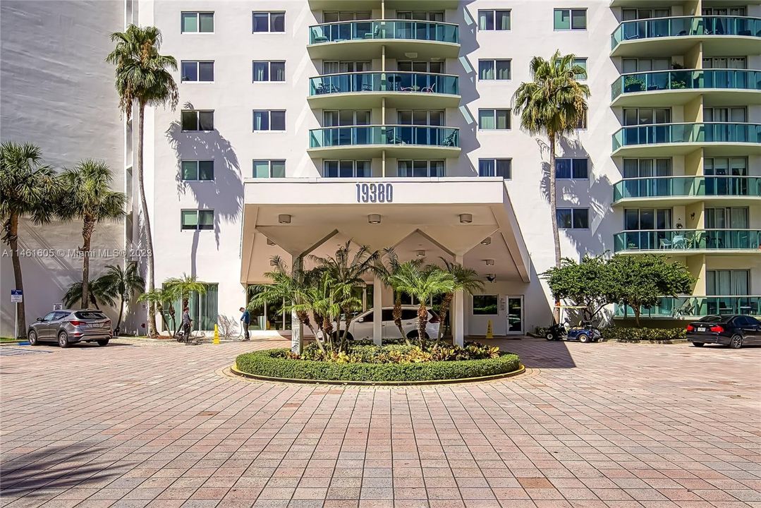 Recently Rented: $2,200 (1 beds, 1 baths, 1005 Square Feet)