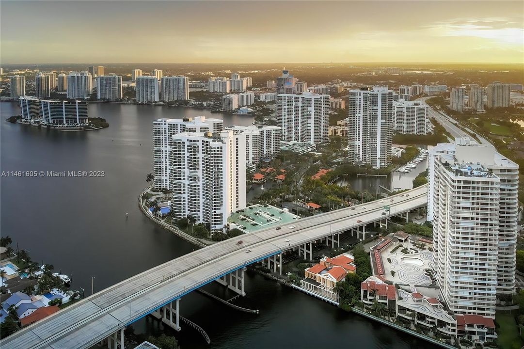 Recently Rented: $2,200 (1 beds, 1 baths, 1005 Square Feet)