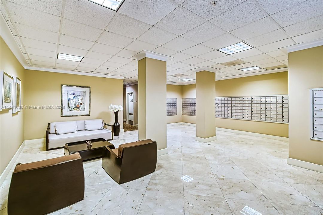 Recently Rented: $2,200 (1 beds, 1 baths, 1005 Square Feet)