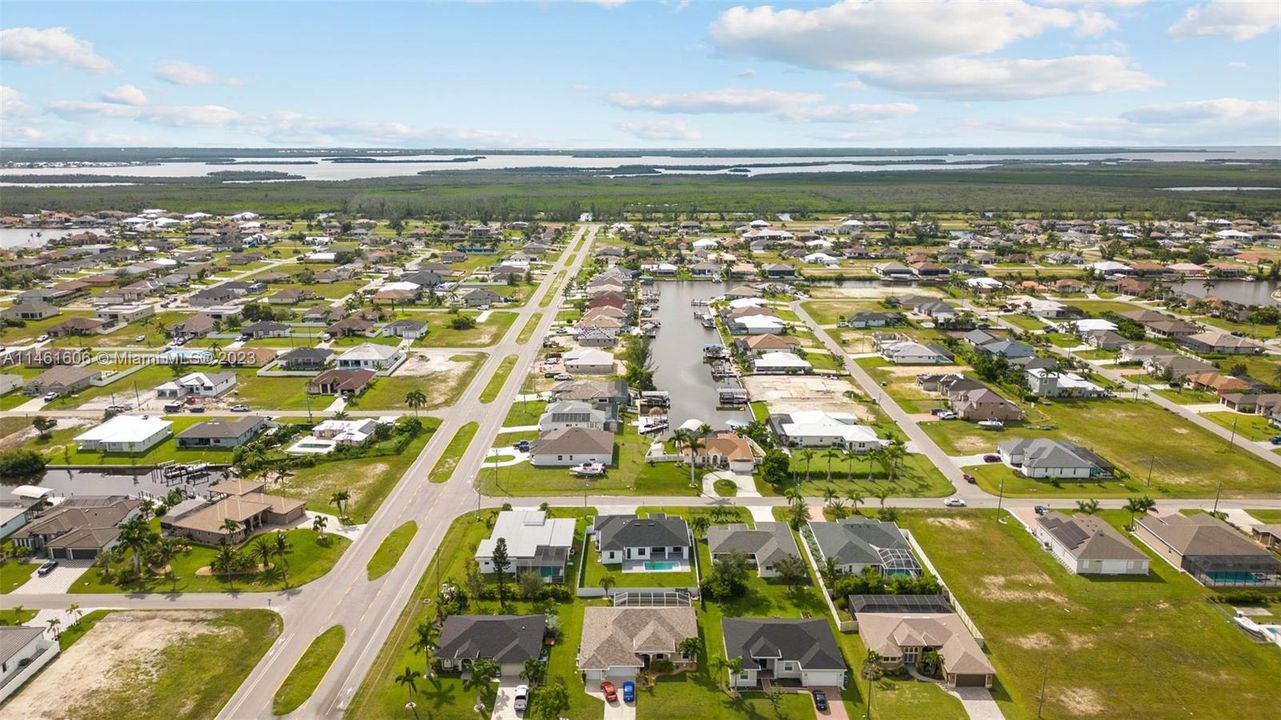 Recently Sold: $649,999 (4 beds, 3 baths, 1962 Square Feet)