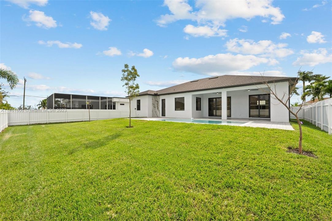 Recently Sold: $649,999 (4 beds, 3 baths, 1962 Square Feet)