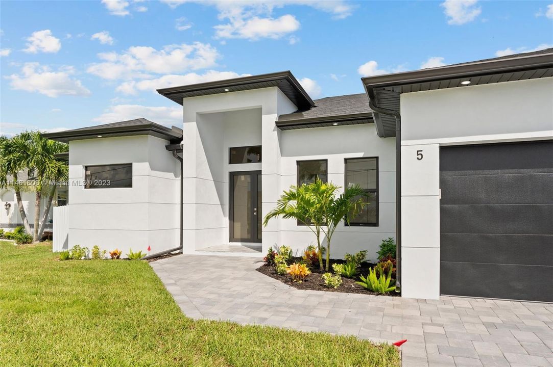 Recently Sold: $649,999 (4 beds, 3 baths, 1962 Square Feet)