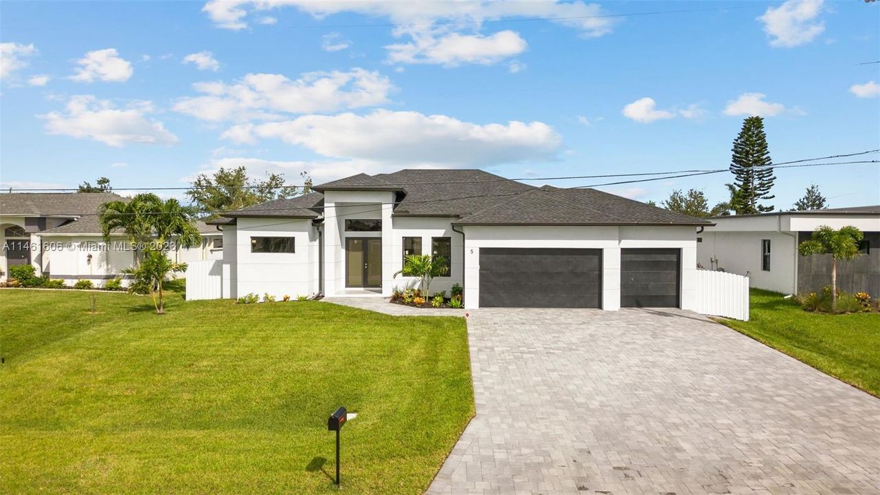 Recently Sold: $649,999 (4 beds, 3 baths, 1962 Square Feet)