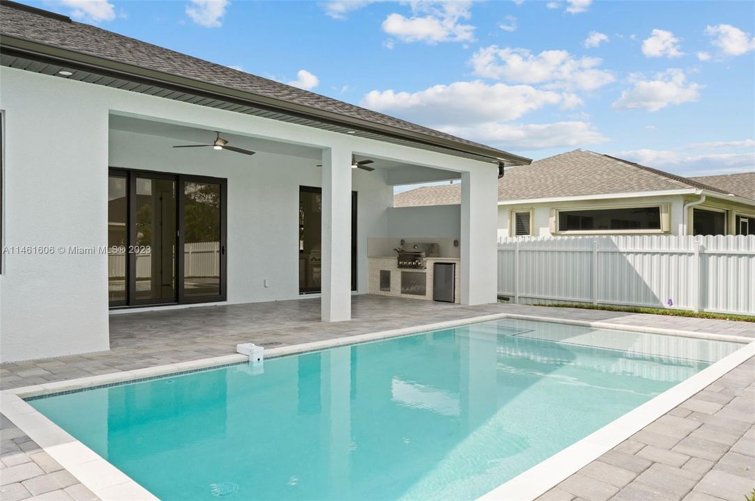 Recently Sold: $649,999 (4 beds, 3 baths, 1962 Square Feet)