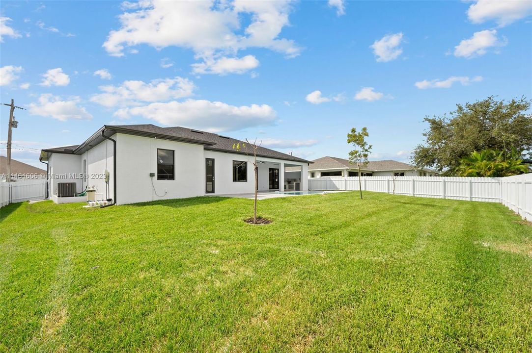 Recently Sold: $649,999 (4 beds, 3 baths, 1962 Square Feet)