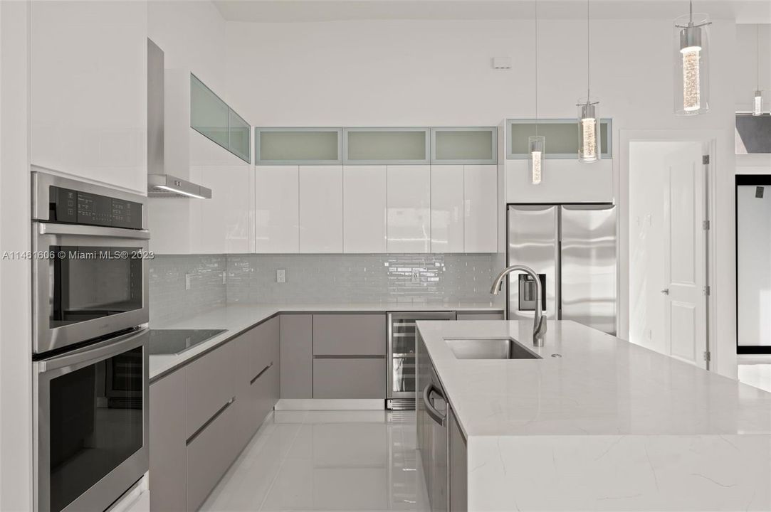 Recently Sold: $649,999 (4 beds, 3 baths, 1962 Square Feet)