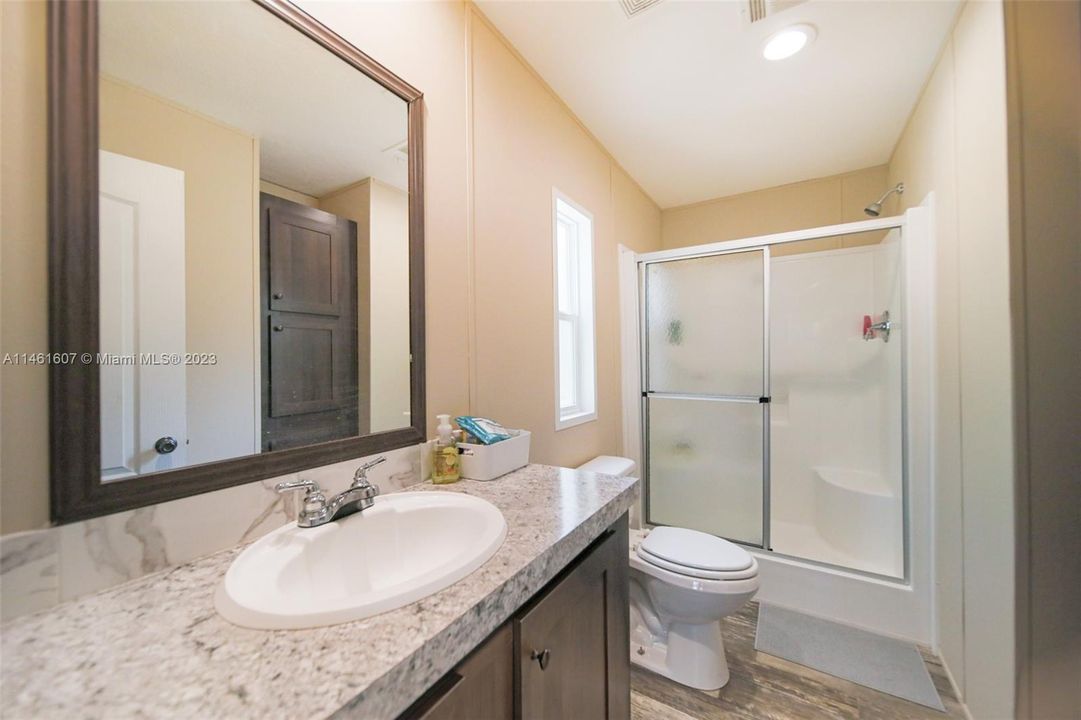 Vendido Recientemente: $220,000 (3 camas, 2 baños, 960 Pies cuadrados)