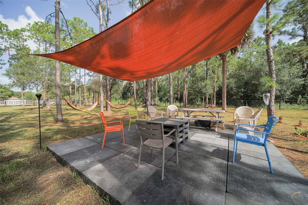 Vendido Recientemente: $220,000 (3 camas, 2 baños, 960 Pies cuadrados)