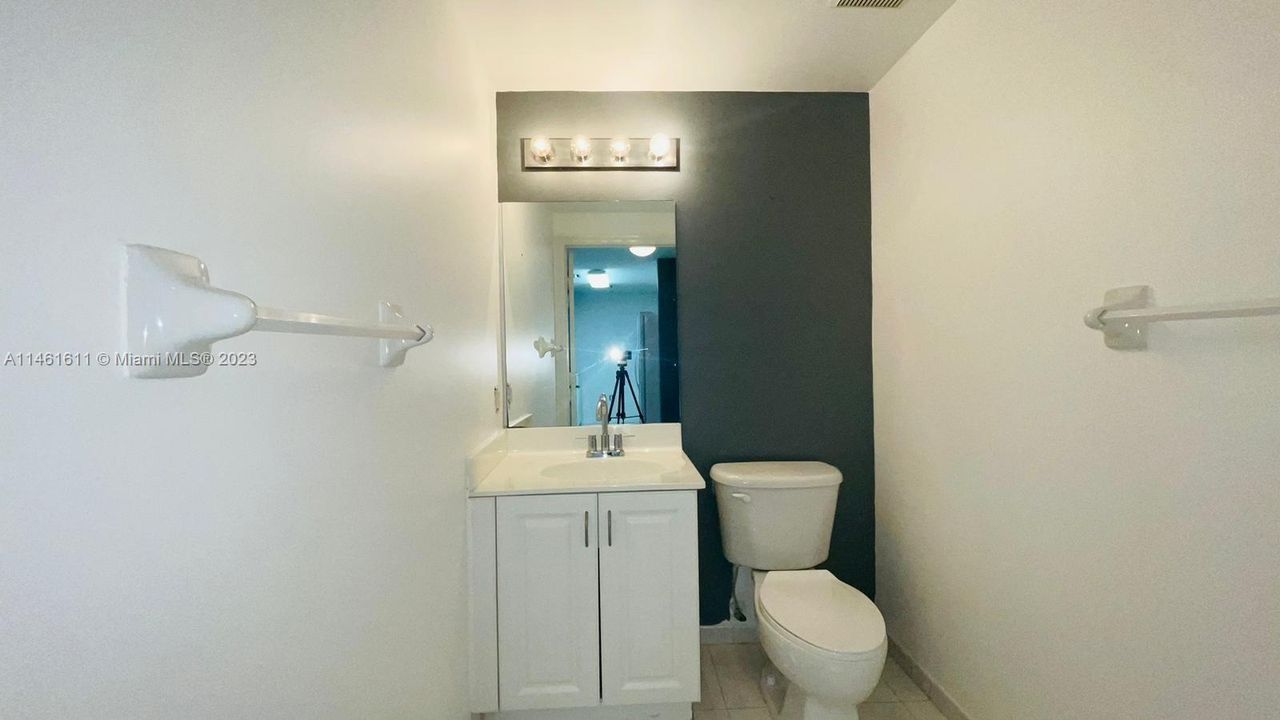 Recently Rented: $2,100 (1 beds, 1 baths, 729 Square Feet)