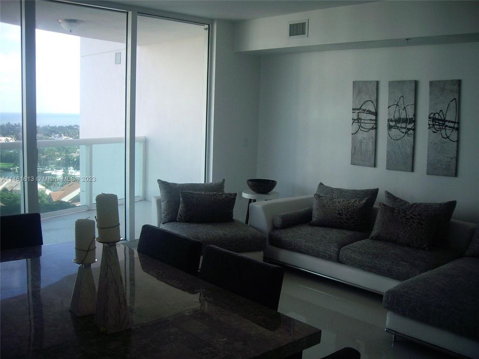 Recently Rented: $5,500 (2 beds, 2 baths, 1544 Square Feet)