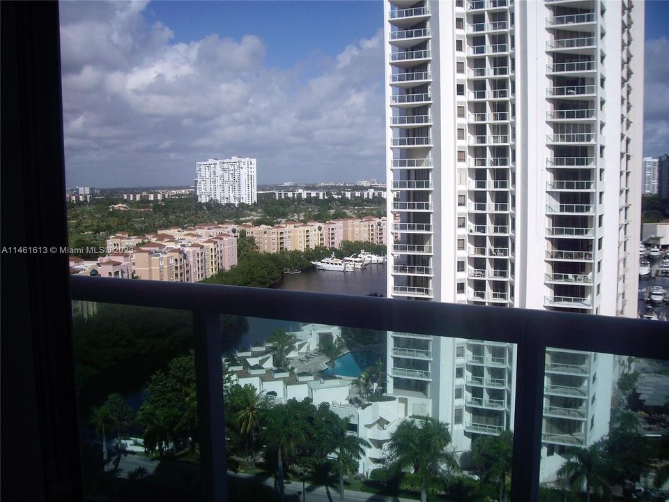 Recently Rented: $5,500 (2 beds, 2 baths, 1544 Square Feet)