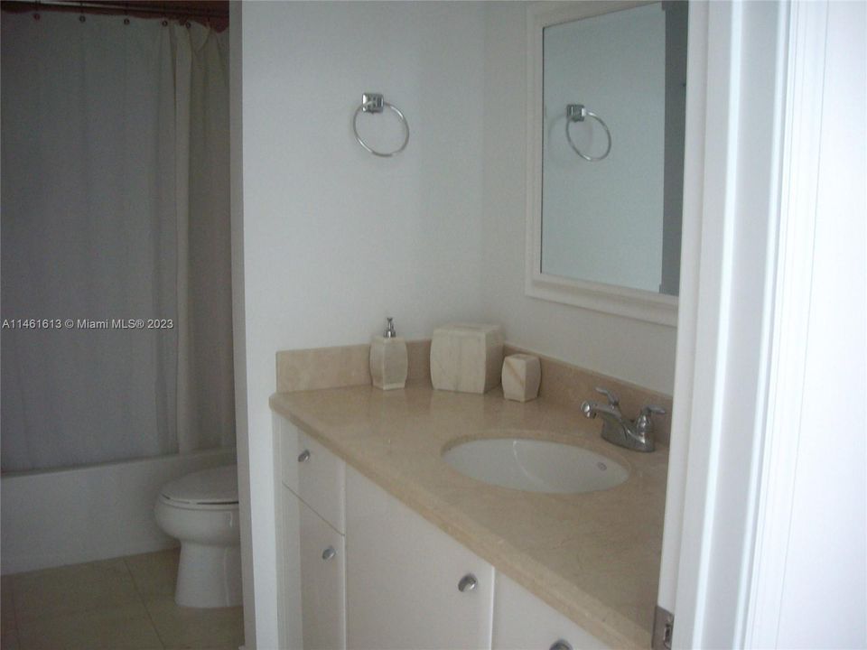 Recently Rented: $5,500 (2 beds, 2 baths, 1544 Square Feet)