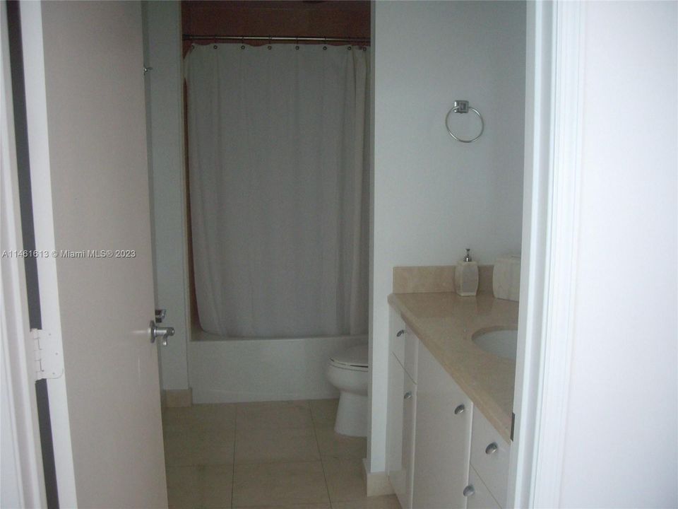 Recently Rented: $5,500 (2 beds, 2 baths, 1544 Square Feet)