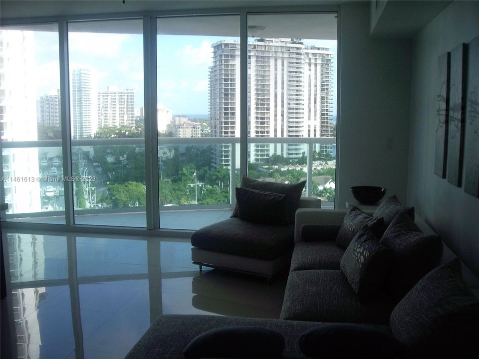 Recently Rented: $5,500 (2 beds, 2 baths, 1544 Square Feet)