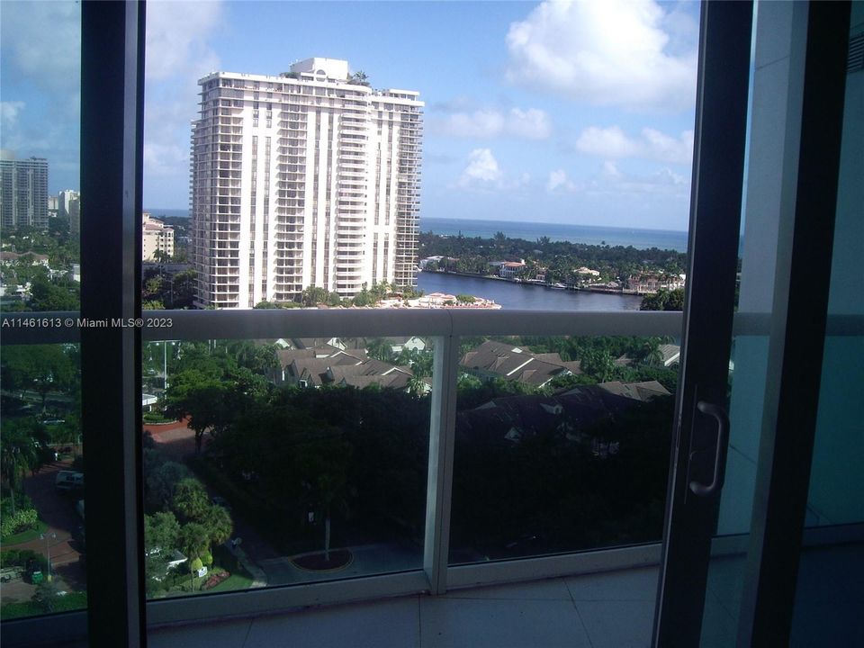 Recently Rented: $5,500 (2 beds, 2 baths, 1544 Square Feet)