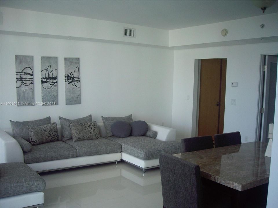 Recently Rented: $5,500 (2 beds, 2 baths, 1544 Square Feet)