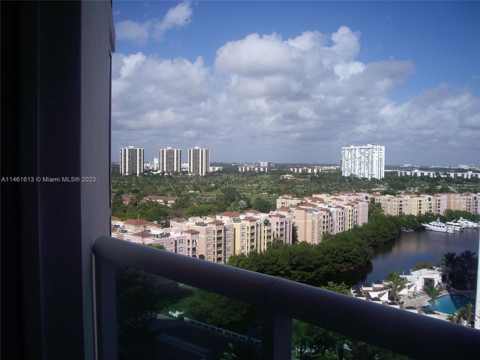 Recently Rented: $5,500 (2 beds, 2 baths, 1544 Square Feet)