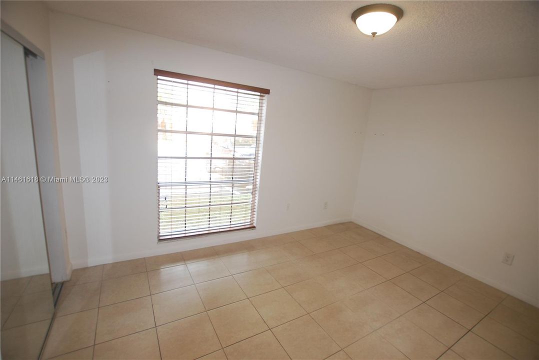 Recently Sold: $295,000 (2 beds, 2 baths, 918 Square Feet)