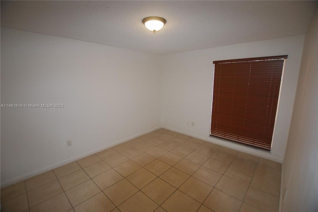 Recently Sold: $295,000 (2 beds, 2 baths, 918 Square Feet)