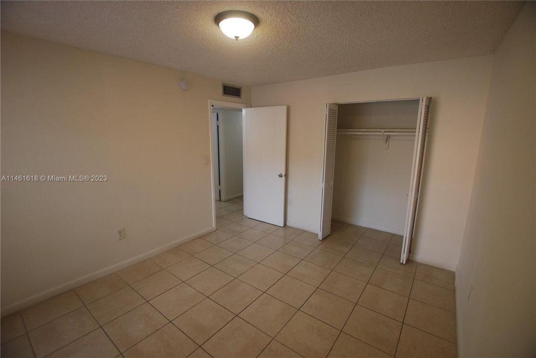 Recently Sold: $295,000 (2 beds, 2 baths, 918 Square Feet)