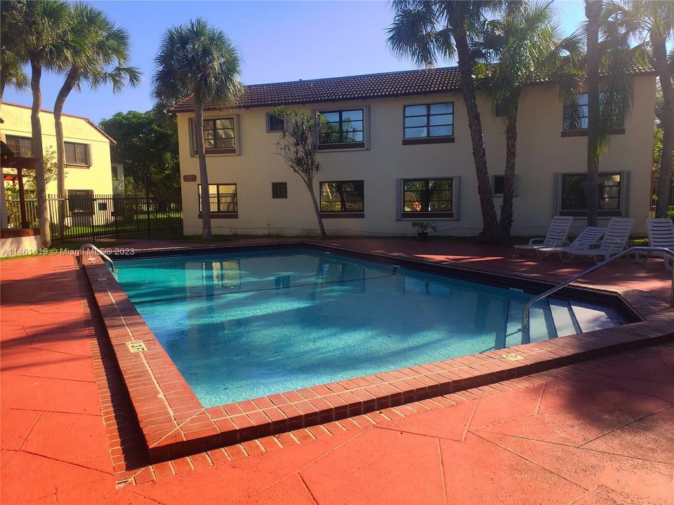 Recently Rented: $2,600 (3 beds, 2 baths, 1240 Square Feet)