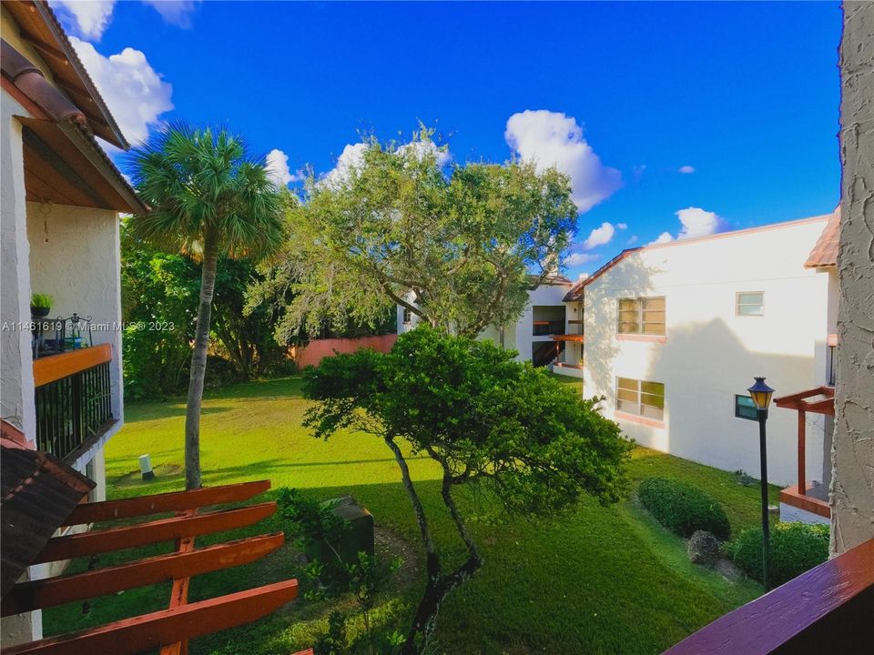 Recently Rented: $2,600 (3 beds, 2 baths, 1240 Square Feet)