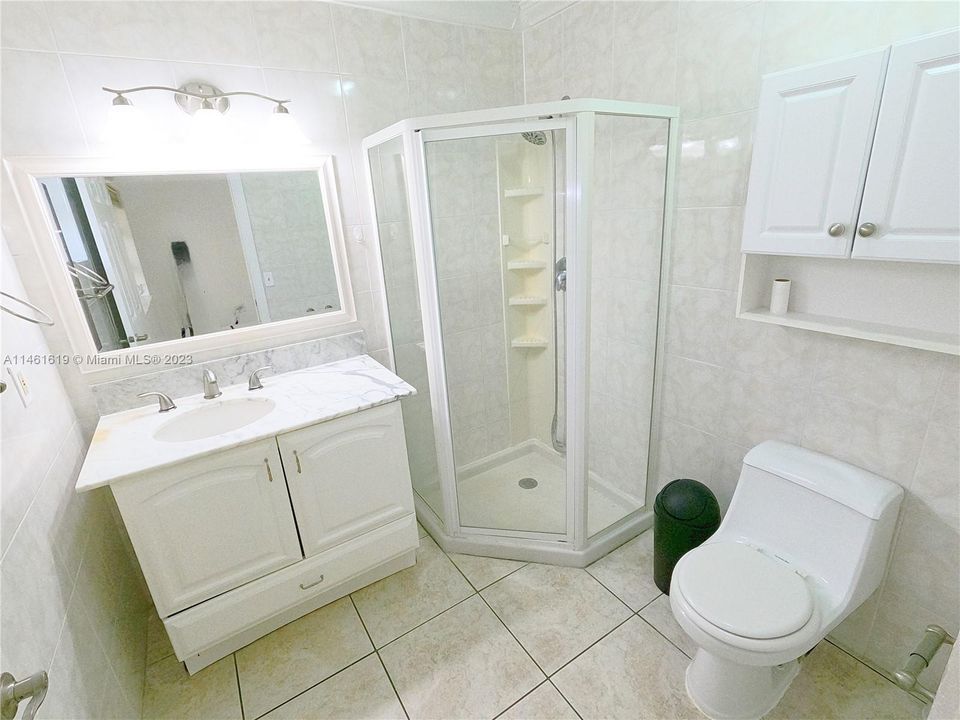 Recently Rented: $2,600 (3 beds, 2 baths, 1240 Square Feet)