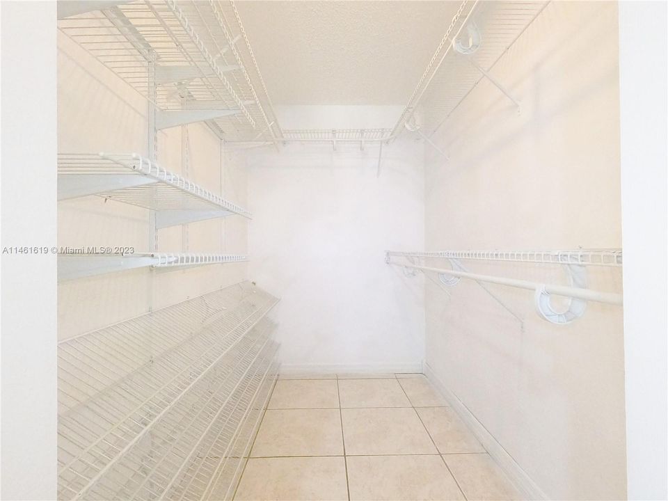 Recently Rented: $2,600 (3 beds, 2 baths, 1240 Square Feet)