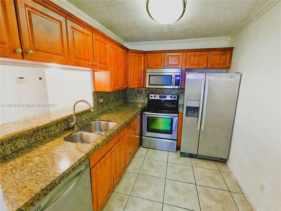Recently Rented: $2,600 (3 beds, 2 baths, 1240 Square Feet)
