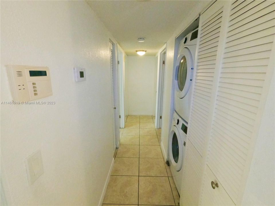 Recently Rented: $2,600 (3 beds, 2 baths, 1240 Square Feet)