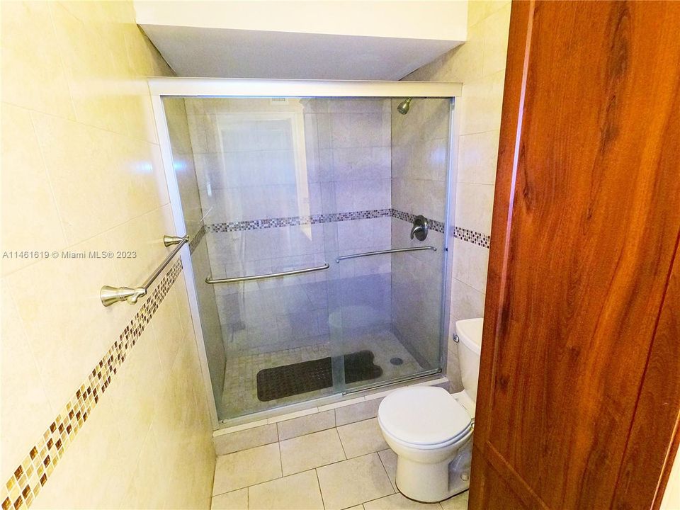 Recently Rented: $2,600 (3 beds, 2 baths, 1240 Square Feet)