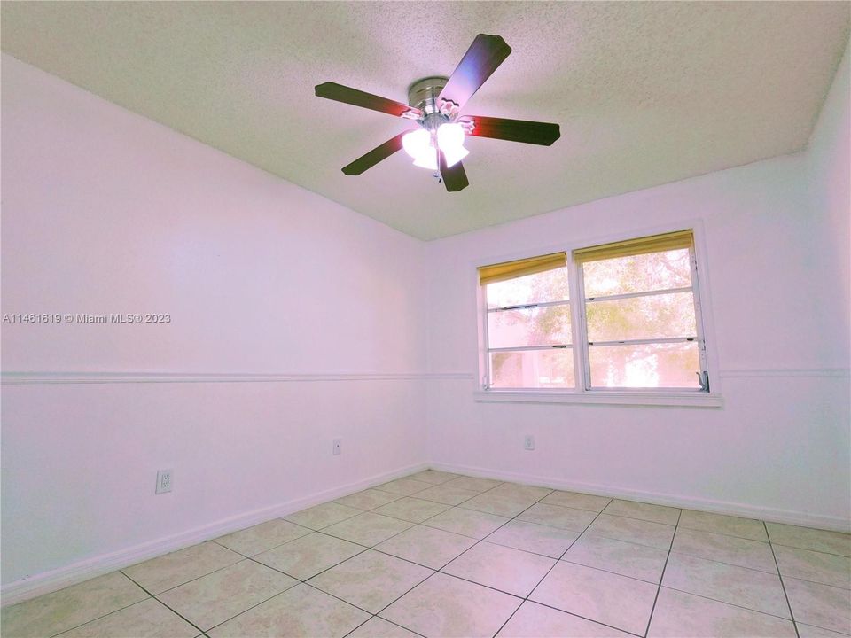 Recently Rented: $2,600 (3 beds, 2 baths, 1240 Square Feet)