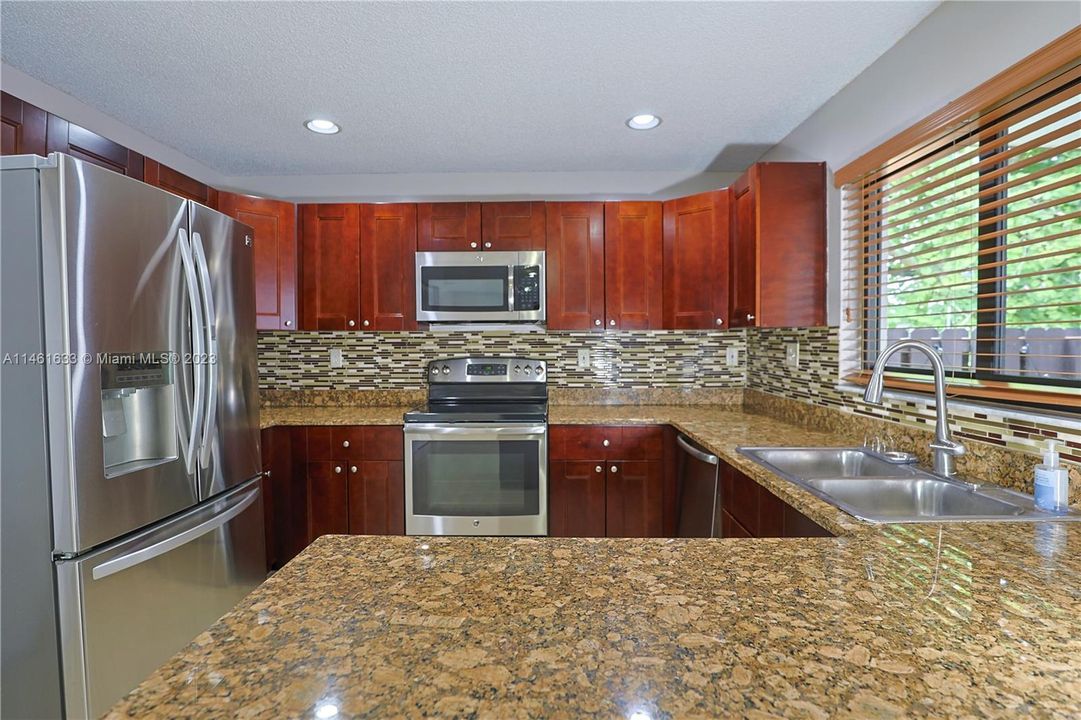 最近售出: $589,000 (3 贝兹, 2 浴室, 1672 平方英尺)