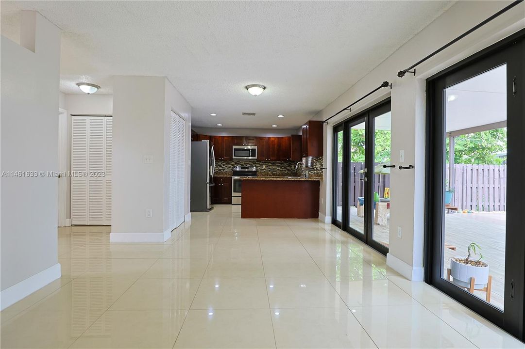 最近售出: $589,000 (3 贝兹, 2 浴室, 1672 平方英尺)