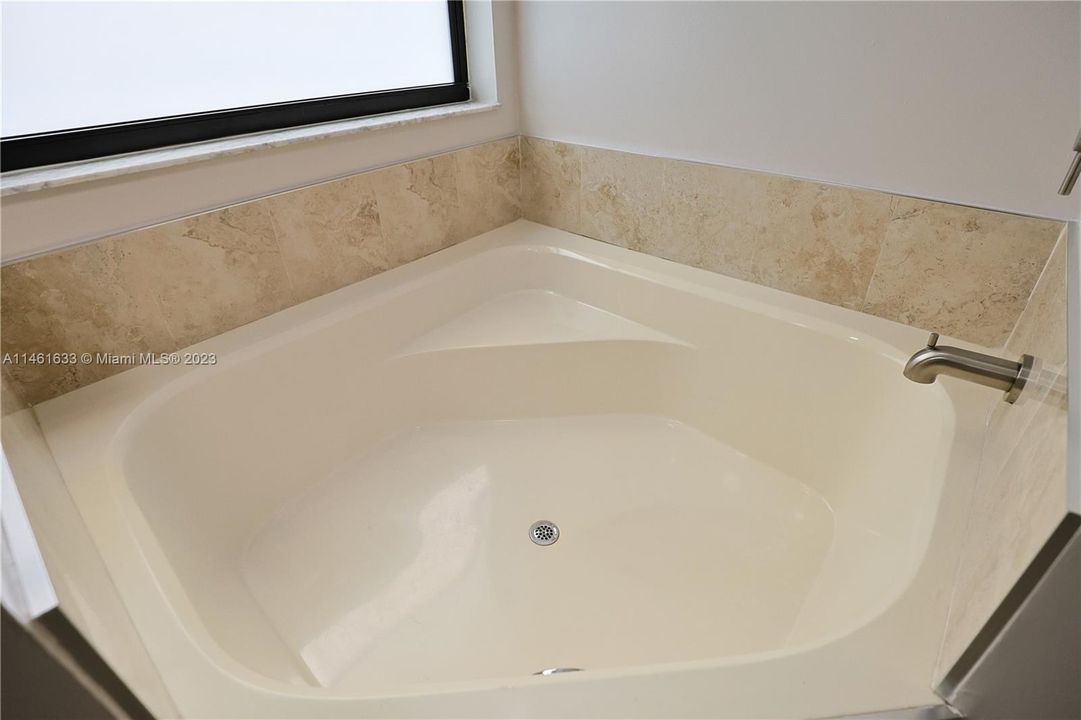 最近售出: $589,000 (3 贝兹, 2 浴室, 1672 平方英尺)