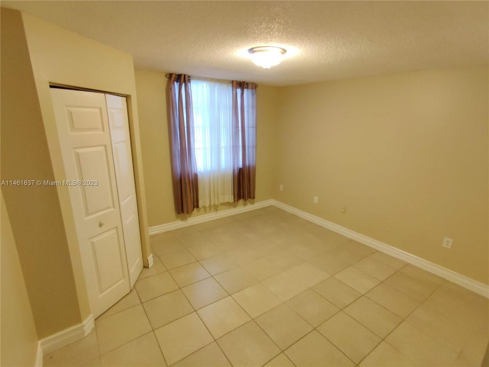 Recently Rented: $2,350 (2 beds, 2 baths, 1065 Square Feet)