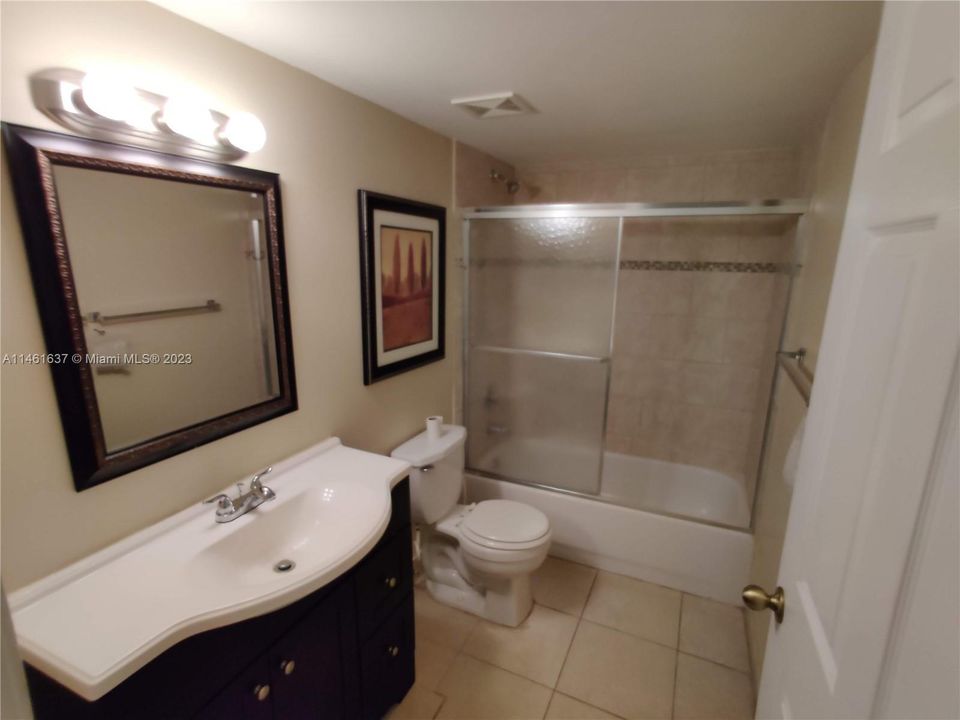 Recently Rented: $2,350 (2 beds, 2 baths, 1065 Square Feet)