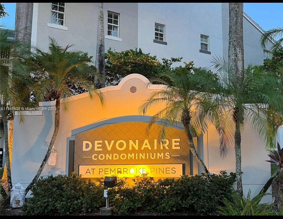 Recently Rented: $2,350 (2 beds, 2 baths, 1065 Square Feet)