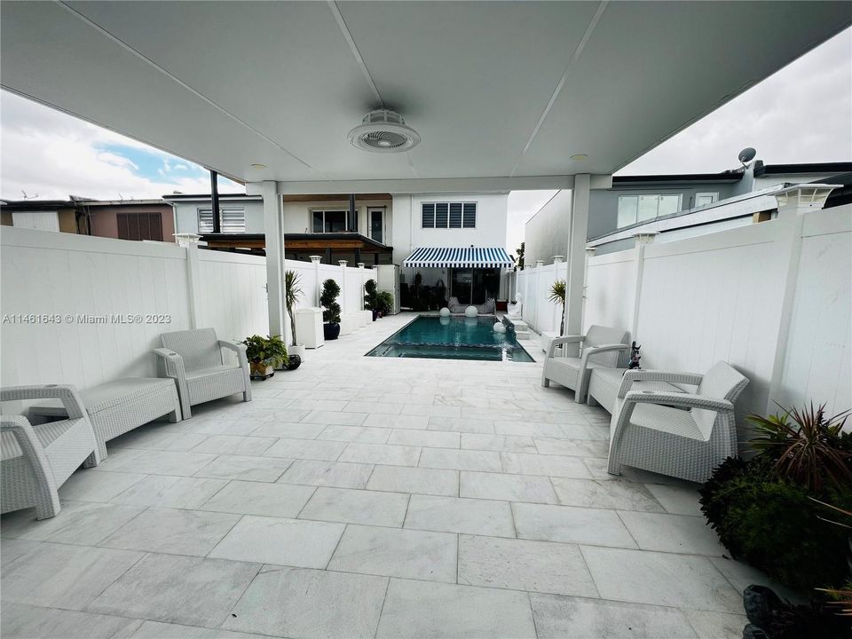 最近售出: $499,999 (2 贝兹, 2 浴室, 1314 平方英尺)