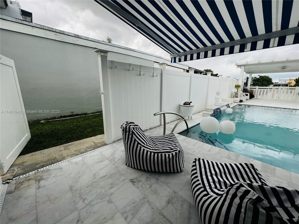 最近售出: $499,999 (2 贝兹, 2 浴室, 1314 平方英尺)