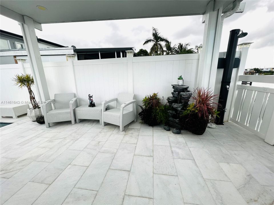 最近售出: $499,999 (2 贝兹, 2 浴室, 1314 平方英尺)