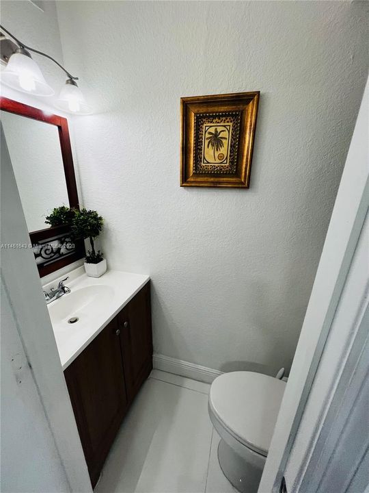 最近售出: $499,999 (2 贝兹, 2 浴室, 1314 平方英尺)