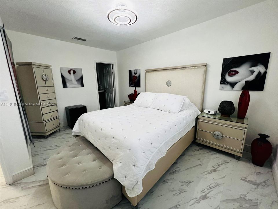 最近售出: $499,999 (2 贝兹, 2 浴室, 1314 平方英尺)