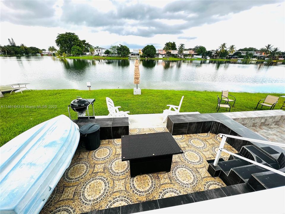 最近售出: $499,999 (2 贝兹, 2 浴室, 1314 平方英尺)