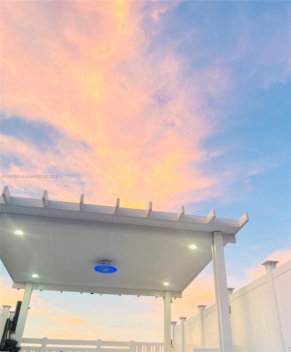 最近售出: $499,999 (2 贝兹, 2 浴室, 1314 平方英尺)