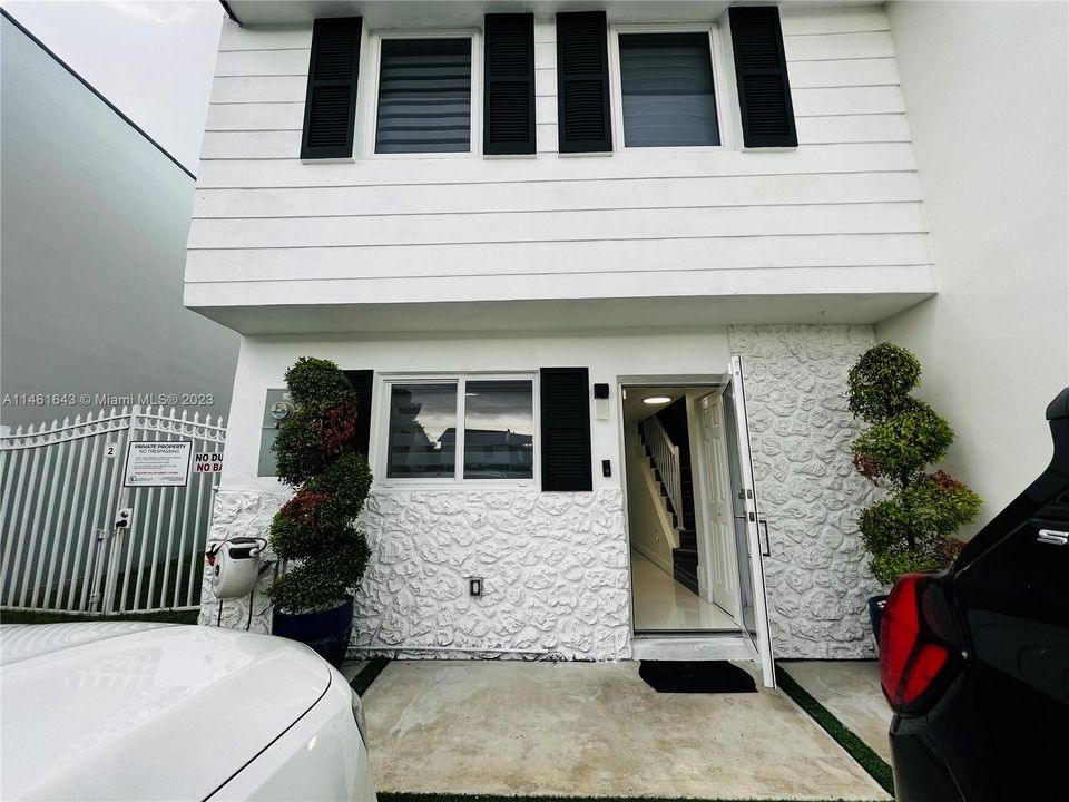 最近售出: $499,999 (2 贝兹, 2 浴室, 1314 平方英尺)